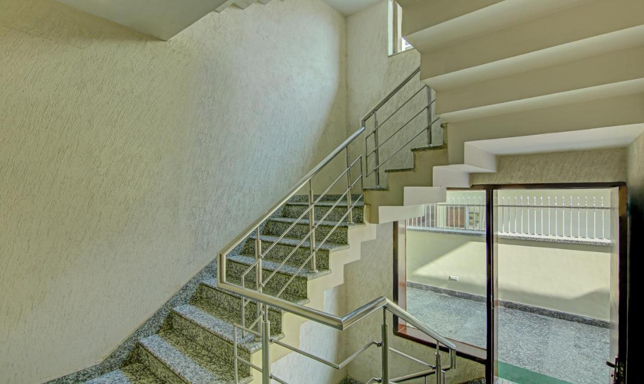 Itsy Hotels Swastika Inn Sector 26 Noida Exterior foto